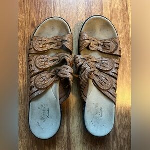Clarks Leisa Faye Slide on Sandal size 7.5